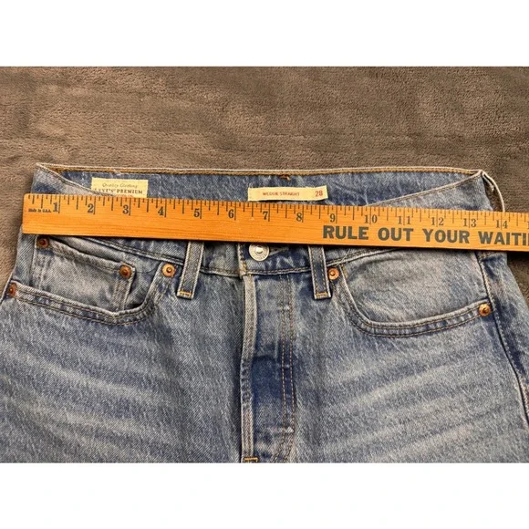 Levis Premium Wedgie Straight Jeans Light Wash High Rise Button Fly W28 L26 - Picture 4 of 8
